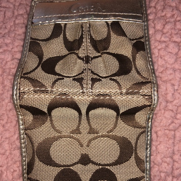 Coach Signature Wallet in Gold - Picture 4 of 6